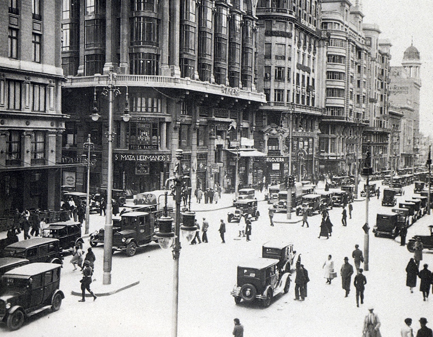 1930_Otra_vista_Gran_Vía.jpg