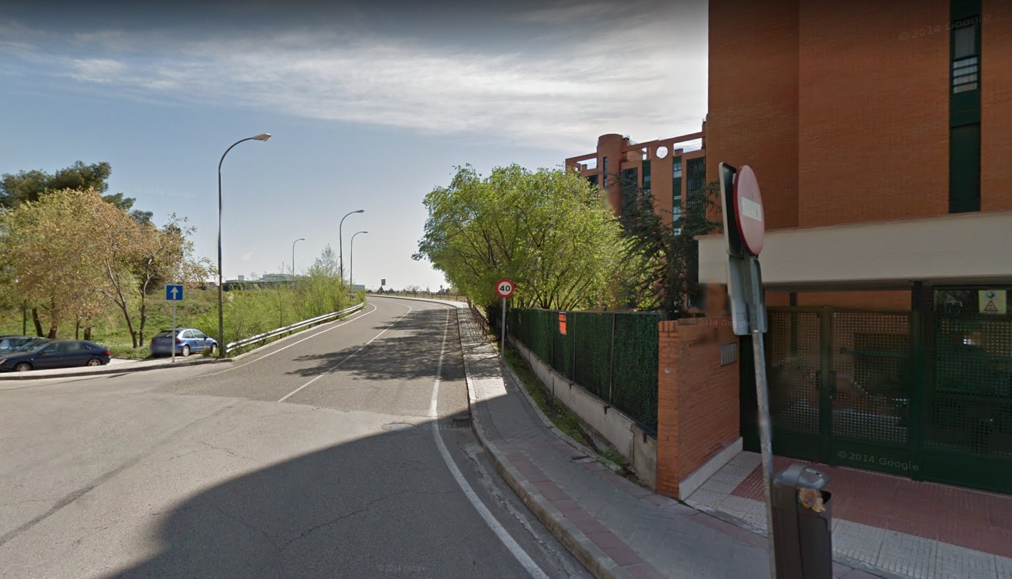 Acera calle Carabela desce calle Galeón hasta Avda. Real de Merinas