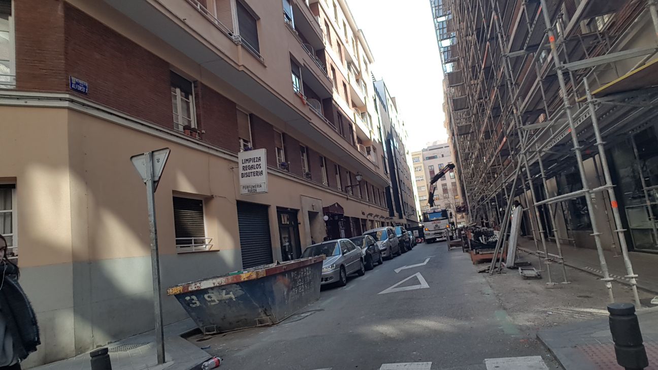 calle Alfonso x acera 