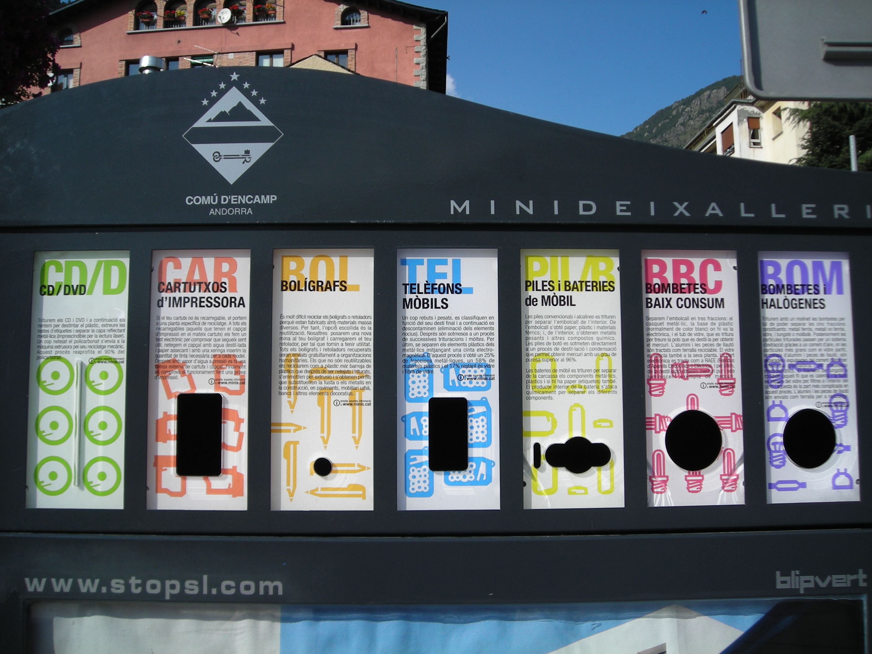 Contenedor multiresiduo