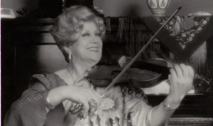 Olga_Ramos_violin_sonriente.jpg