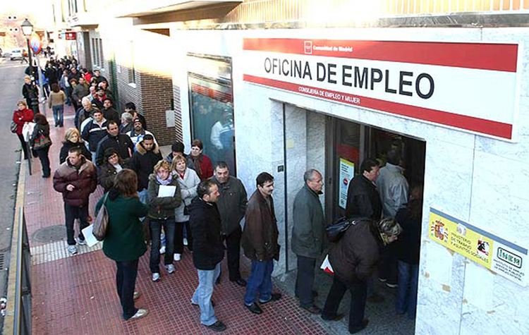 Subvención del 90% en polideportivos para personas desempleadas.