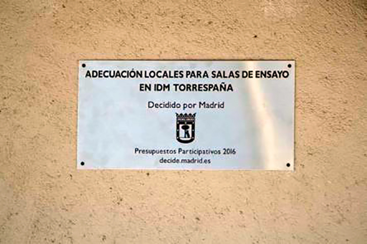 Placa del proyecto de salas de ensayo Torrespaña.