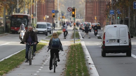 Ejemplo del Carril Bici instalado en Barcelona Ejemplo del Carril Bici instalado en Barcelona