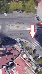 Cruce Pradillo Nieremberg con flechas del giro prohibido