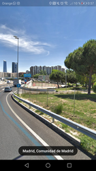 Cruzar la autopista para ir a estudiar a la Rafael Alberti Cruzar la autopista para ir a estudiar a la Rafael Alberti