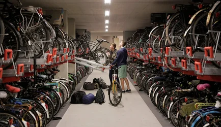 estacionamiento-de-bicicletas-en-utrecht-1-2.jpg