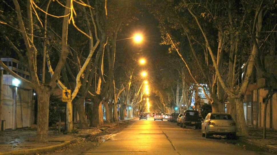 Aspecto de la calle con la tipología actual de farolas