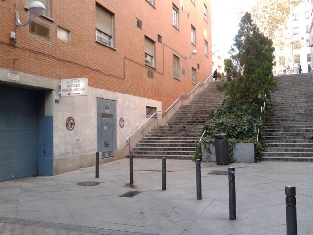 1_Acceso_Plaza_Peñascales_a_calle_Dr_Esquerdo.jpg 1_Acceso_Plaza_Peñascales_a_calle_Dr_Esquerdo.jpg