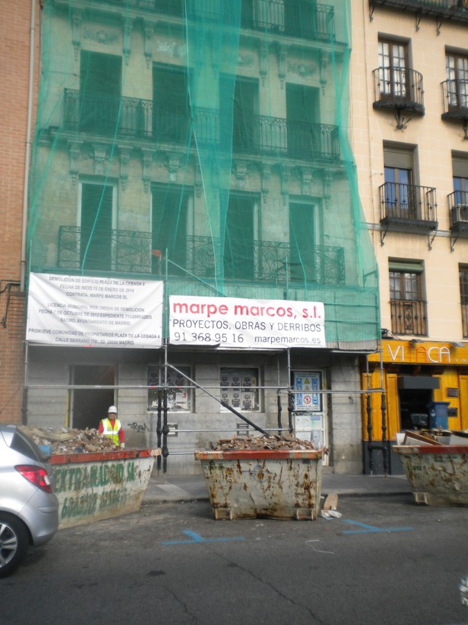 Fachada del edificio nº4 de la calle Plaza de la Cebada