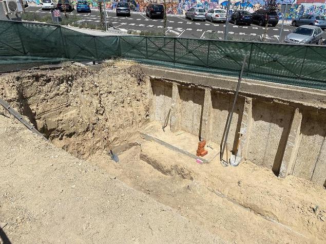 excavación en la ubicación de la futura rampa