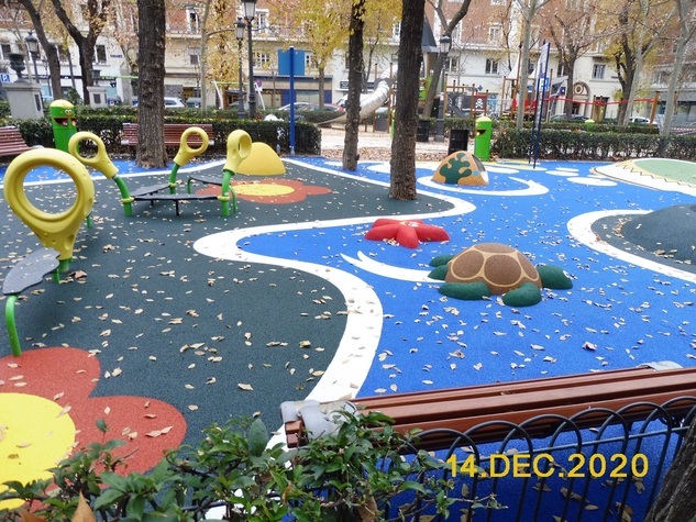 Juegos infantiles en Plaza Conde Valle de Suchil 
