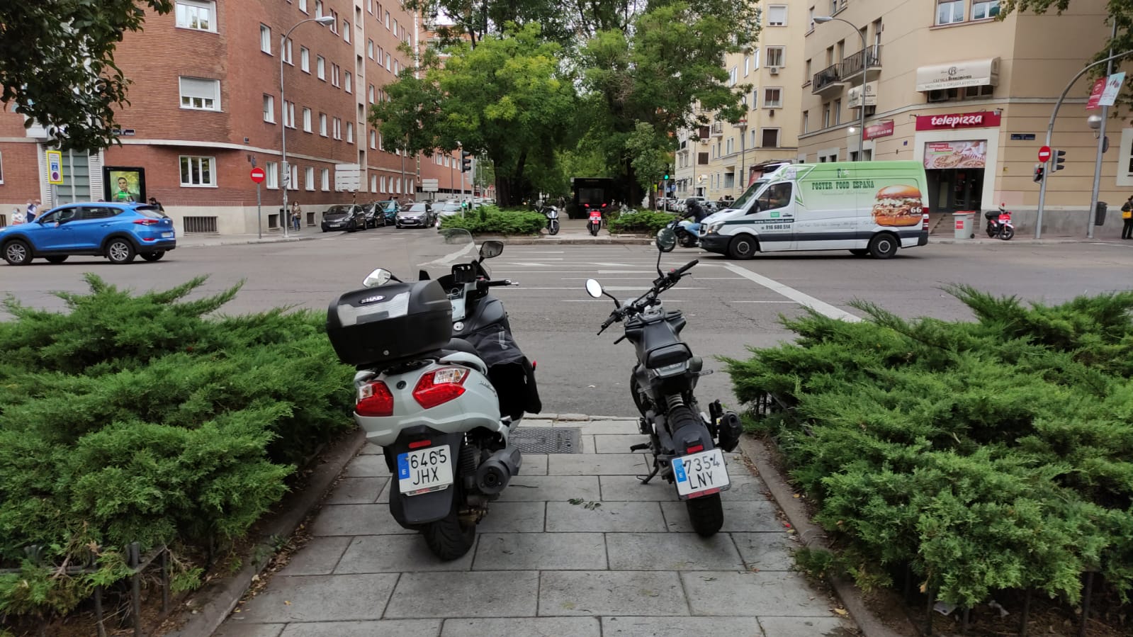 Cruce de Juan Bravo con Principe de Vergara sin posibilidad de cruce peatonal