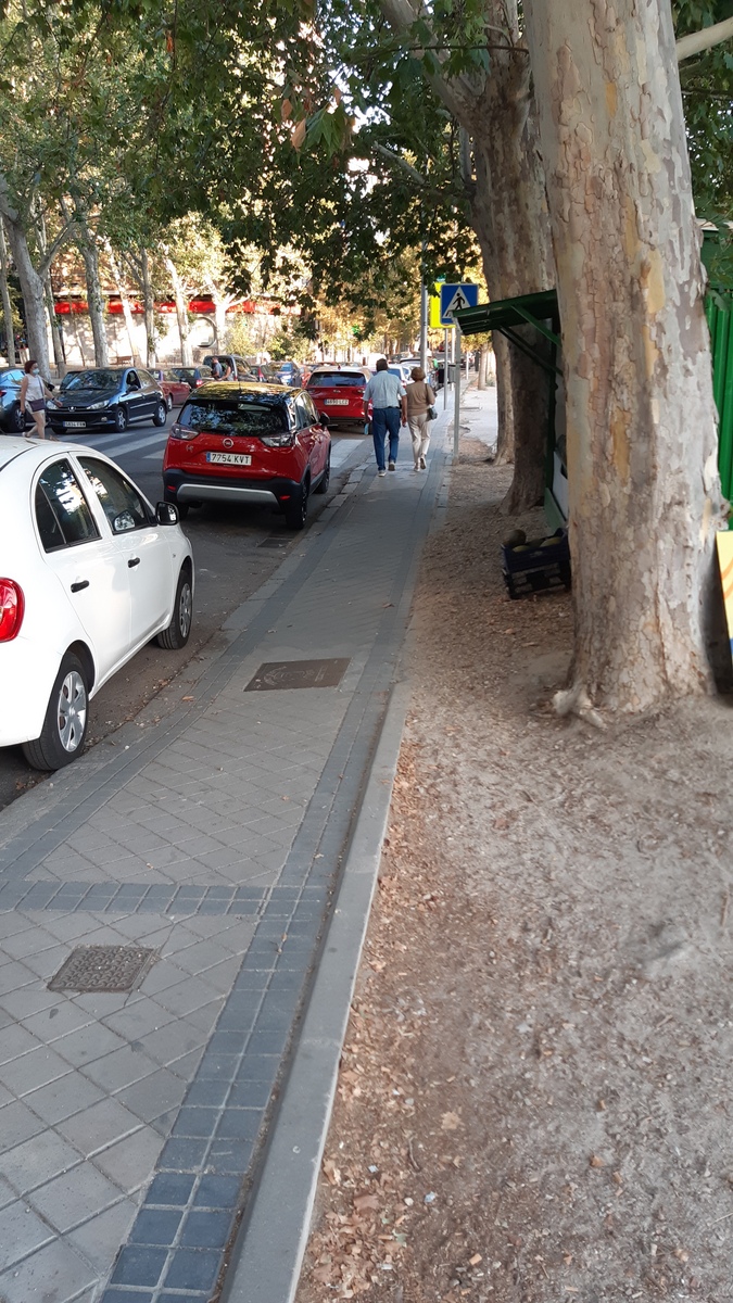 Aceras muy estrechas