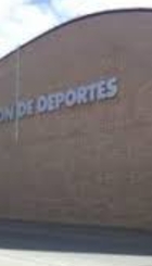 pabellon con pista cubierta