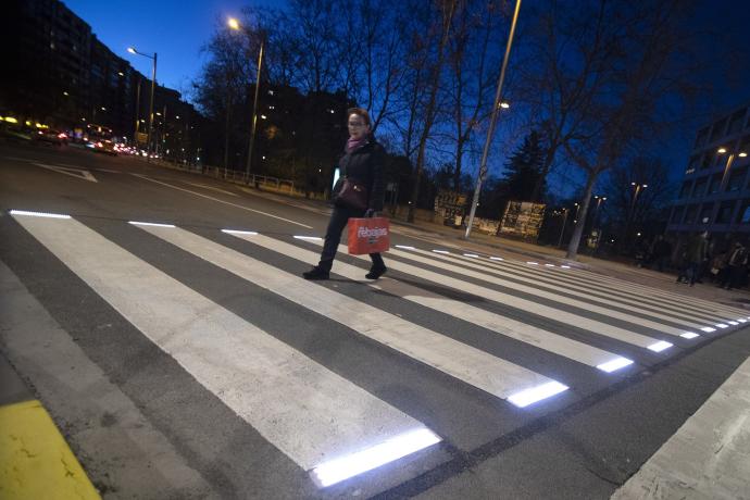 Paso de peatones iluminado
