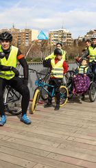 Bicis adaptadas en Madrid Río