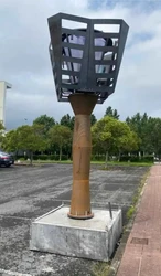 Árbol artificial urbano diseñado por Bromalgae.