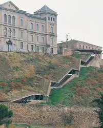 Ejemplo Escalera de Toledo exterior