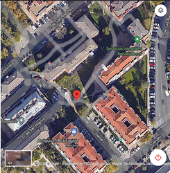 Propuesto de creación de un aparcamiento gratuito en la parcela que hay entre la calle San Higinio, Calle Gandhi y Luis Ruiz.