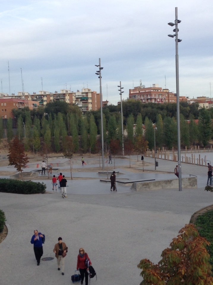Parque de bicicletas y patines