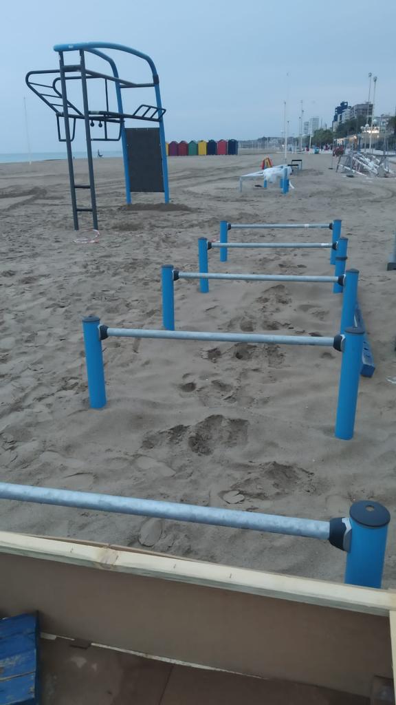 Zona gimnasio aire libre, ejemplo de Alicante