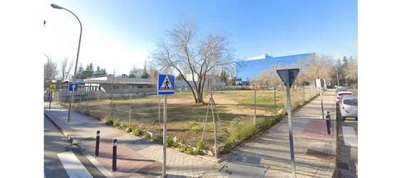 FOTO PARCELA FOTO PARCELA PROPIEDAD DEL AYUNTAMIENTO Y TOTALMENTE INFRAUTILIZADA.