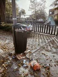 S.O.S Rescatemos el parque infantil!