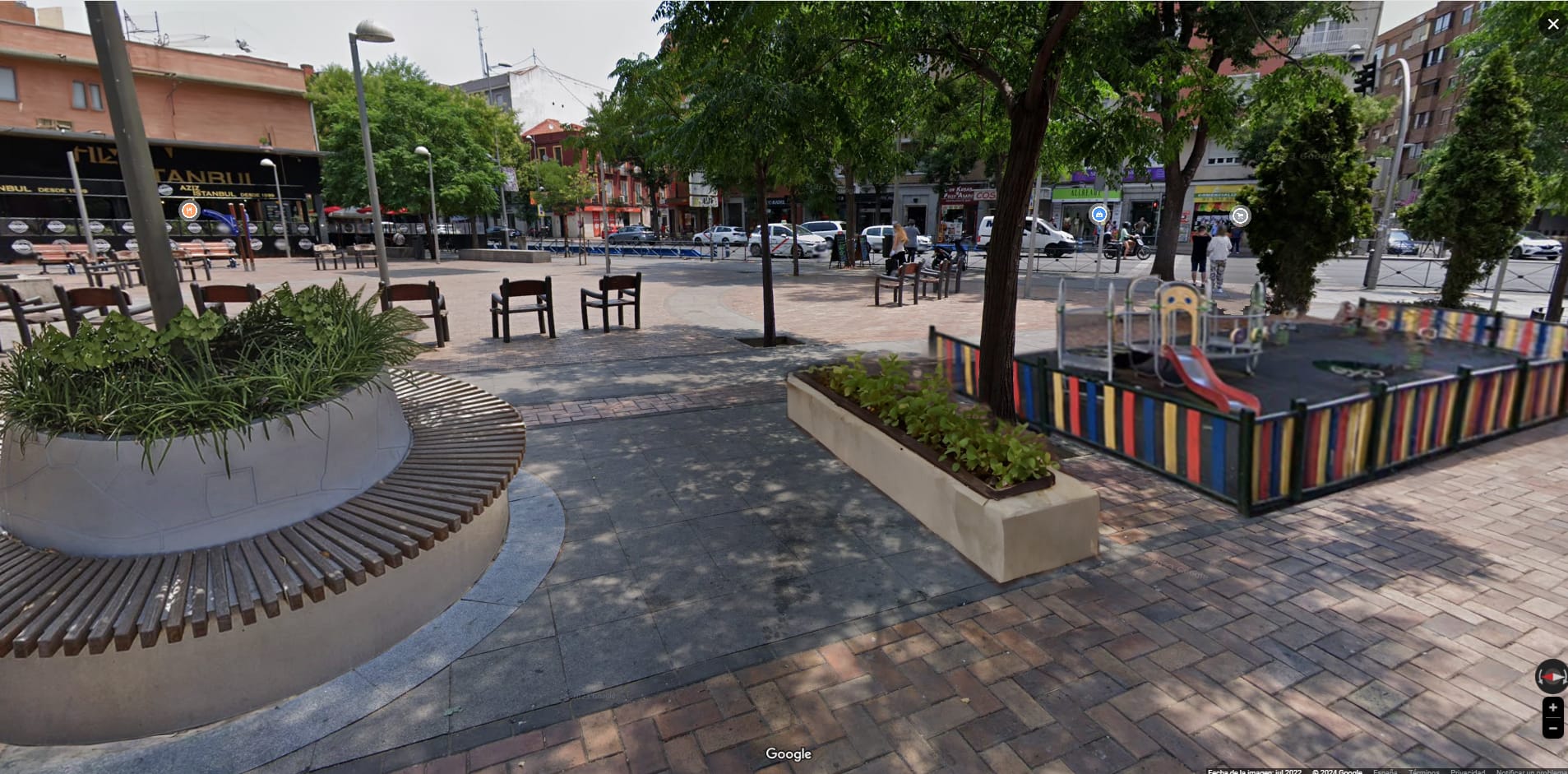 Sugerencia de posible distribución: más vegetación y juegos infantiles