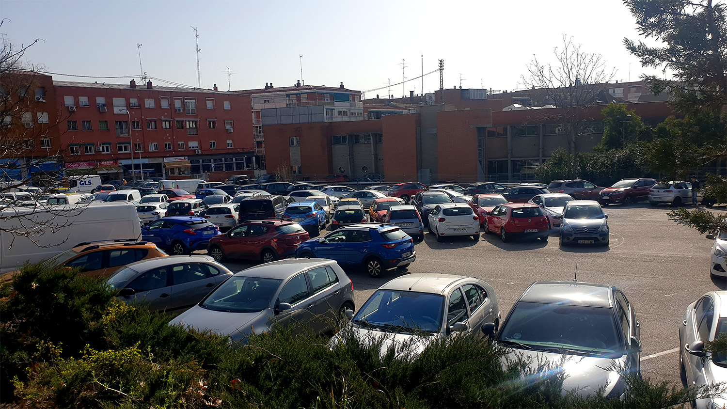 Parcela uso deportivo desaprovechada