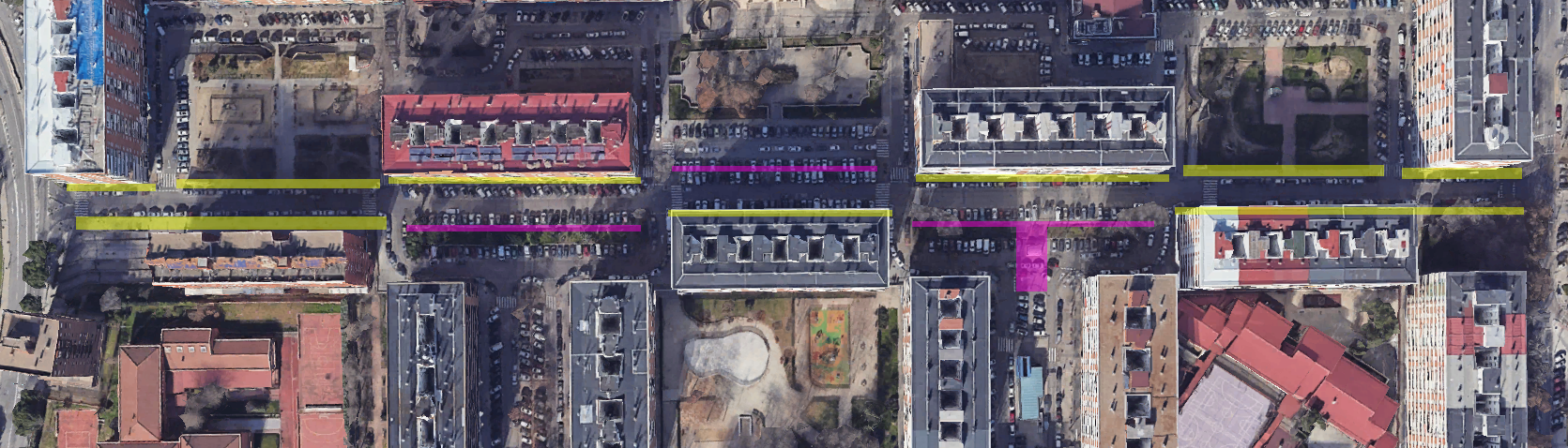 En amarillo, aceras existentes. En morado, propuesta de aceras a construir. 