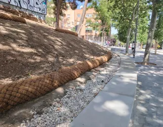 6_Esquina_calle_Andrés_Arteaga_con_Mirasierra.JPG