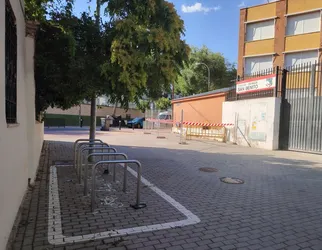 Aparcabicis calle Mariano Díaz Alonso - CEIP SAN BENITO