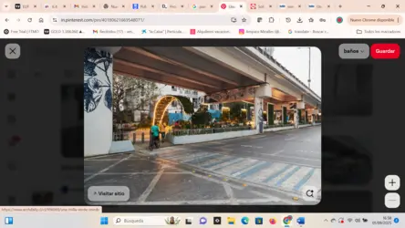 Exactamente es eso area comercial bajo el puente y puente con valor arquitectónico 