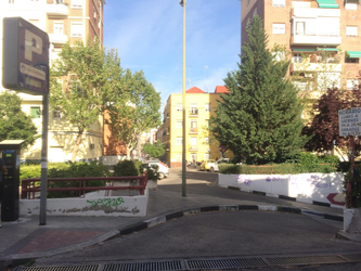 Salida de garaje/ Parking en mitad de la plaza