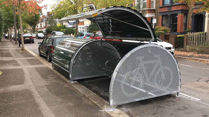 Hangar de bicicletas instalado en Camden Town, Londres