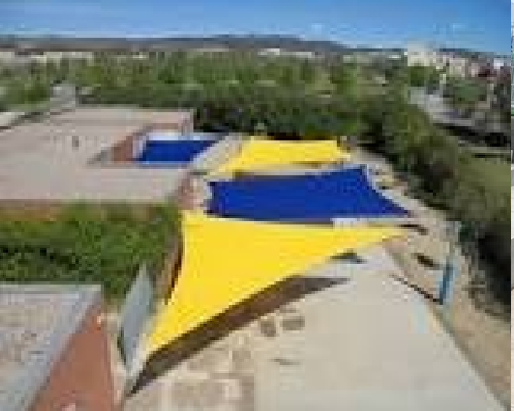 Zonas de sombra en el patio del colegio