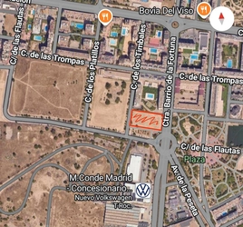 Marcado en rojo alguno de los terrenos disponibles en la zona de propiedad pública